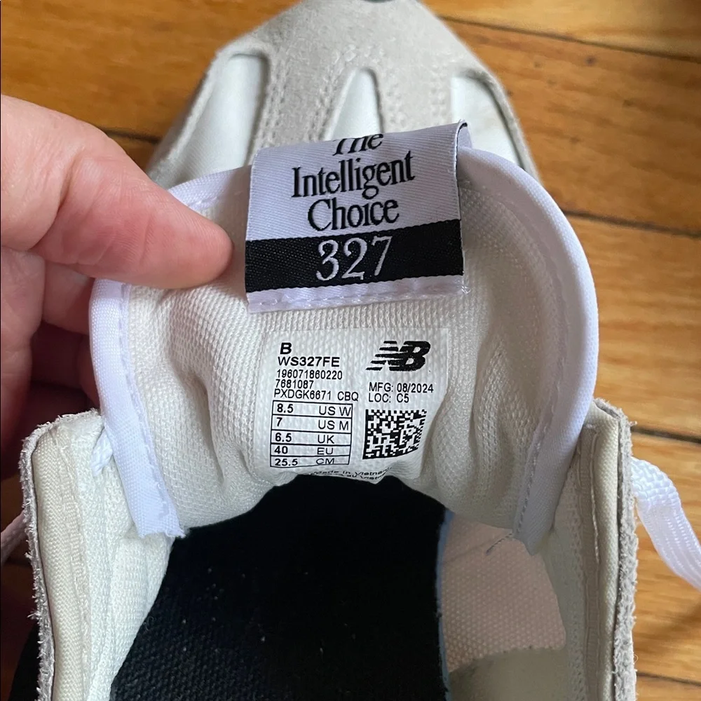 New Balance 327 White and Black Sneakers, women’s size 8.5 - Picture 6 of 6